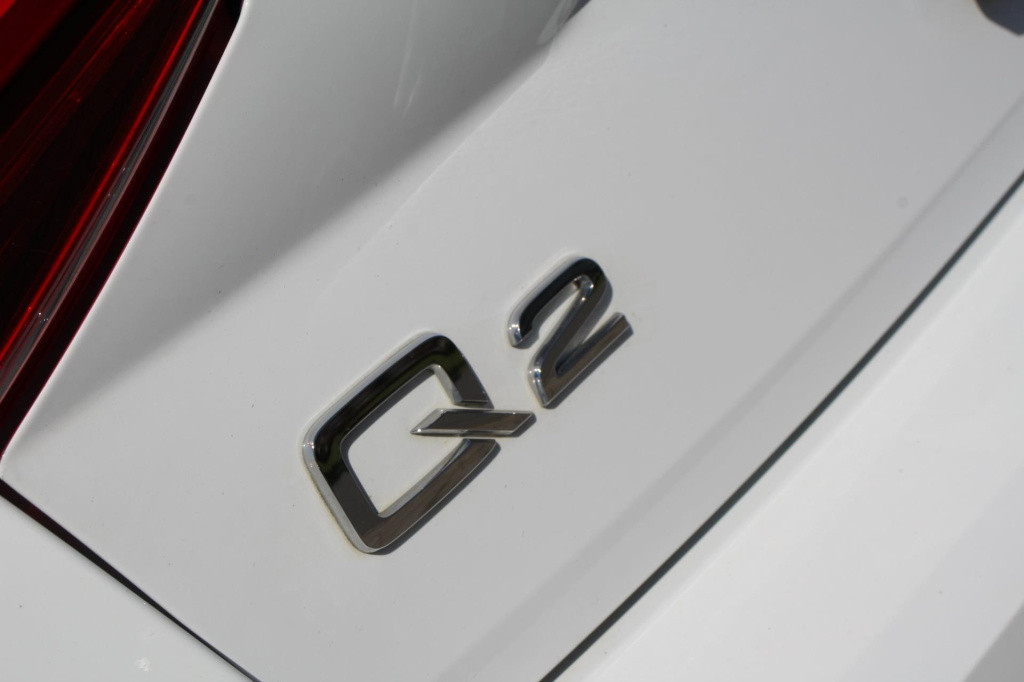 Audi Q2 1.4 tfsi sportline - automaat - acc - led - matrix - apple carplay 