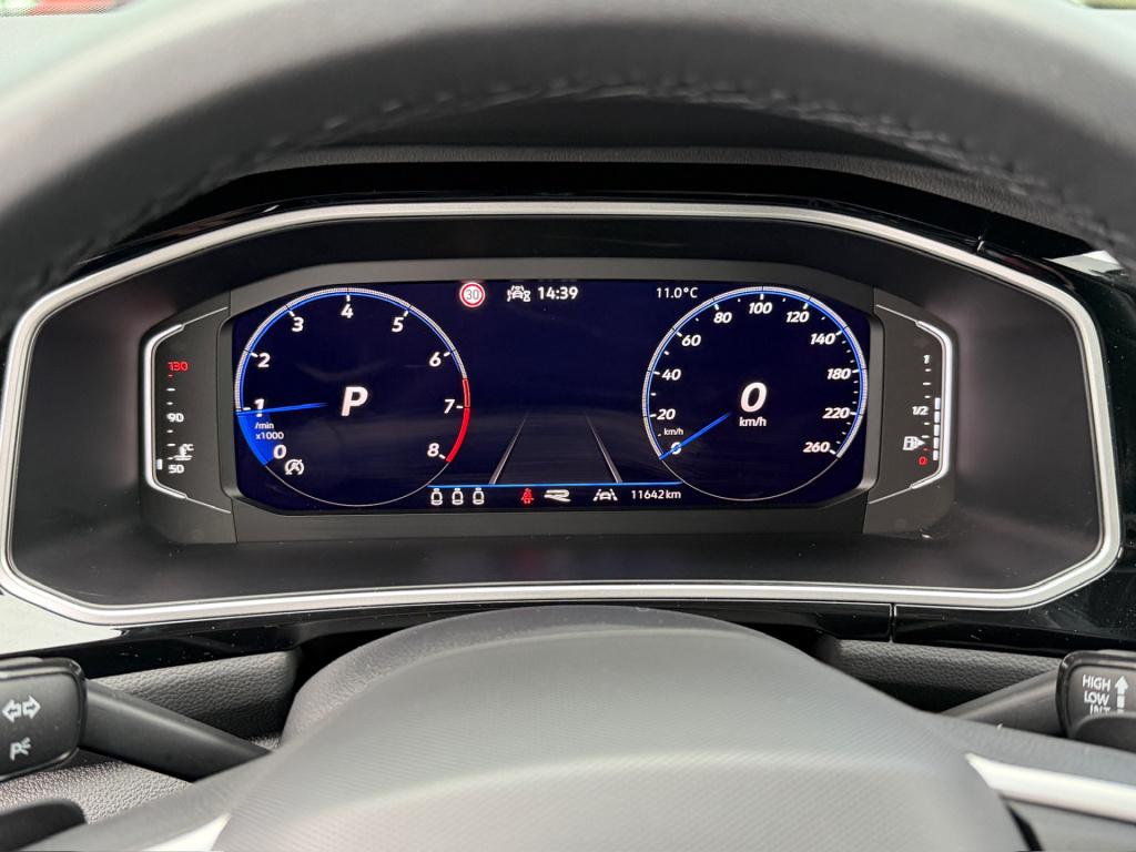 Volkswagen T-roc 1.5 tsi 150pk dsg r-line | camera | keyless | elek. achter