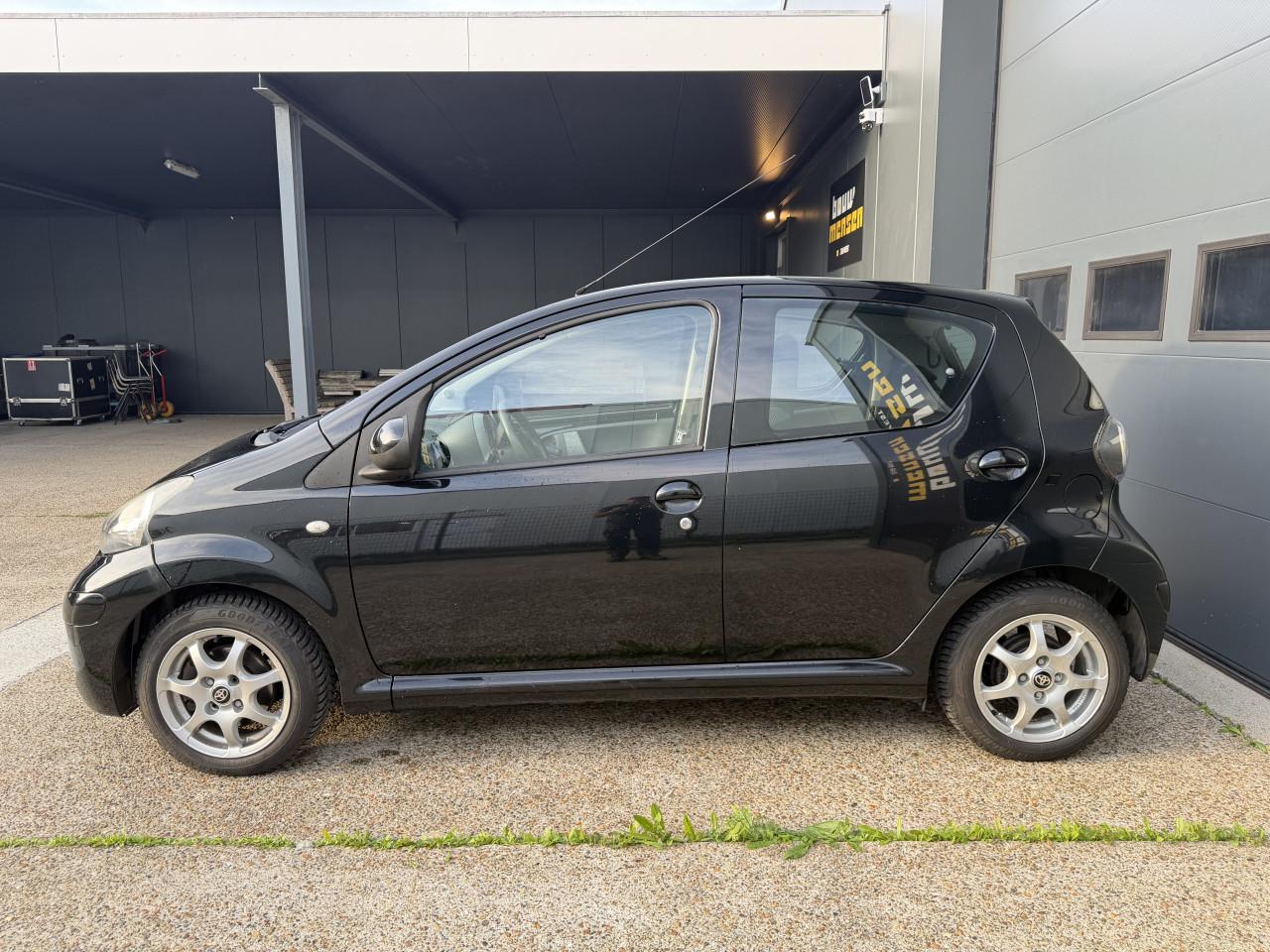 Toyota Aygo 1.0 12V Automaat 5DRS 2009 Zwart Airco Carplay Apk