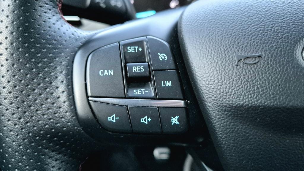 Ford Focus wagon st line x business 1.0 ecoboost hybrid | camera | lane ass