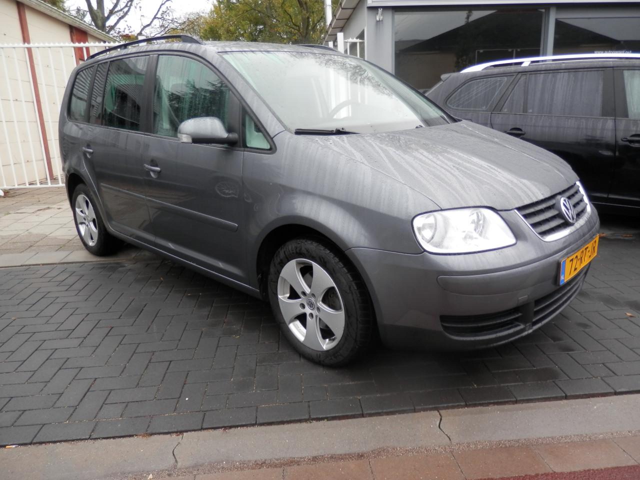 Auto Garant Biedt Aan: Volkswagen Touran 1.6 Business