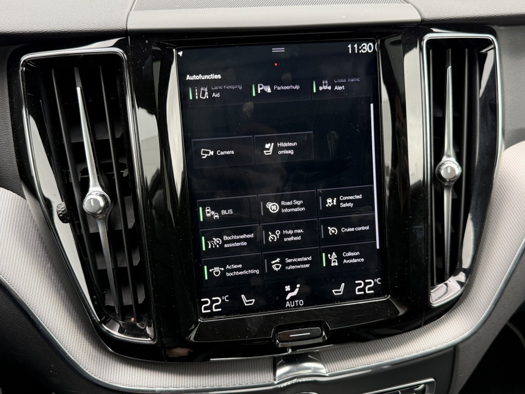Volvo XC60 t8 390pk recharge r-design| panodak| adap.cruise| 360camera| led