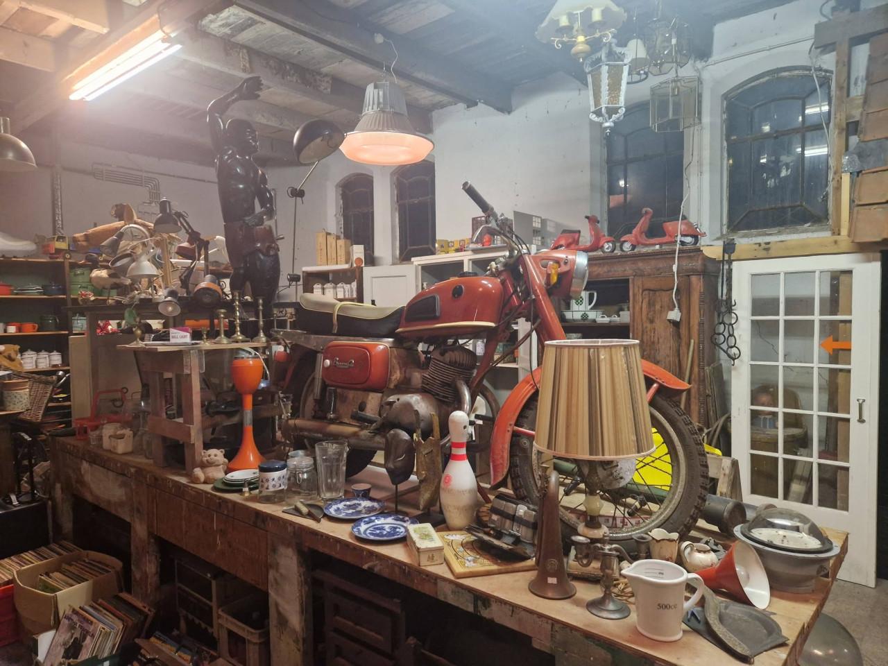 Brocante schuurverkoop