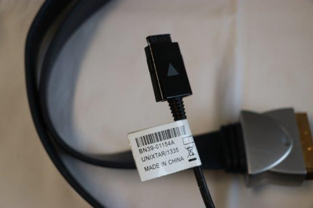Scart verdeler. Voor drie stekkers +kabel lang: 150 cm. Merk: proficold sca