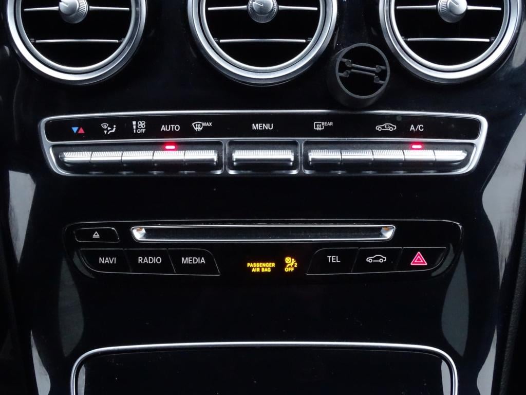 Mercedes-Benz C-Klasse 180 amg sport edition automaat | led | leder | camer