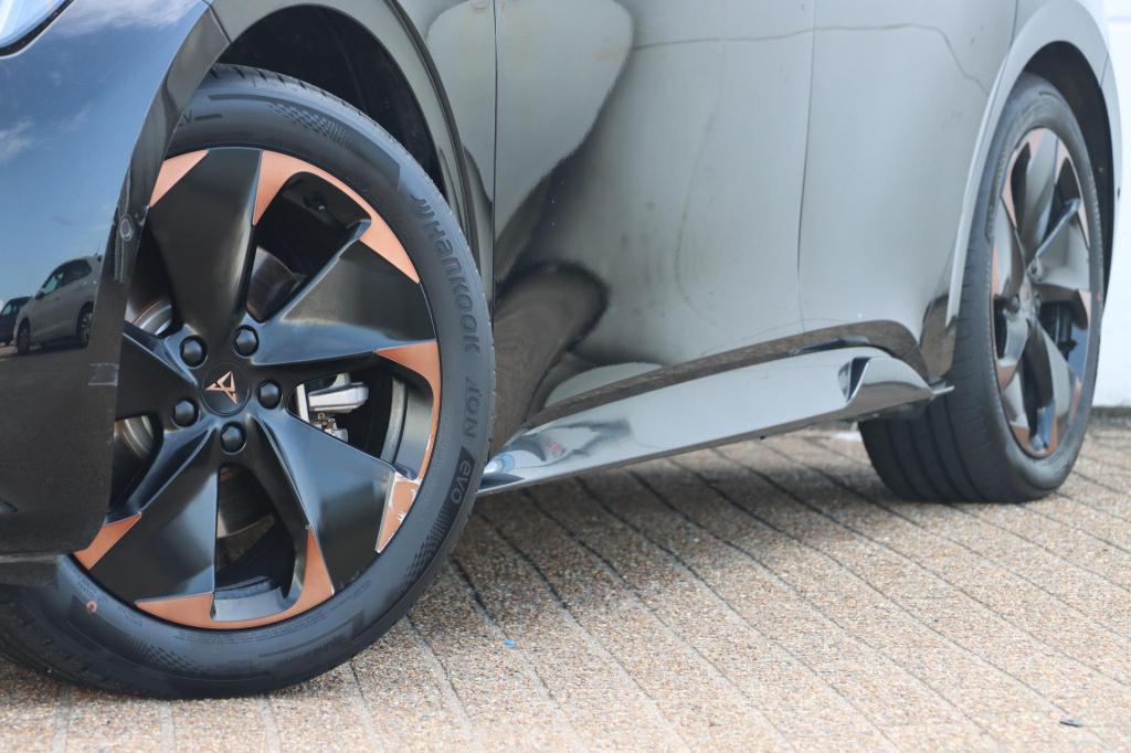 Cupra Born business 63 kwh 231pk | soh 98,8% |