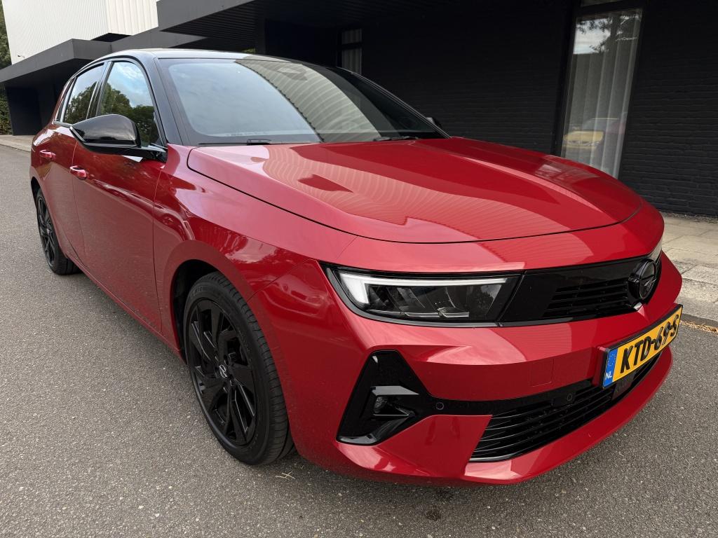 Opel Astra 1.2 gs line