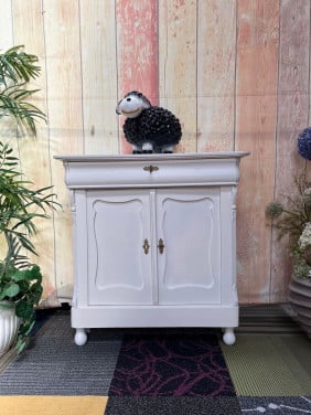Biedermeier van gering formaat No 734