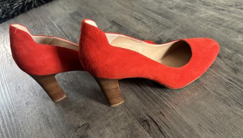 Rode pumps maat 39