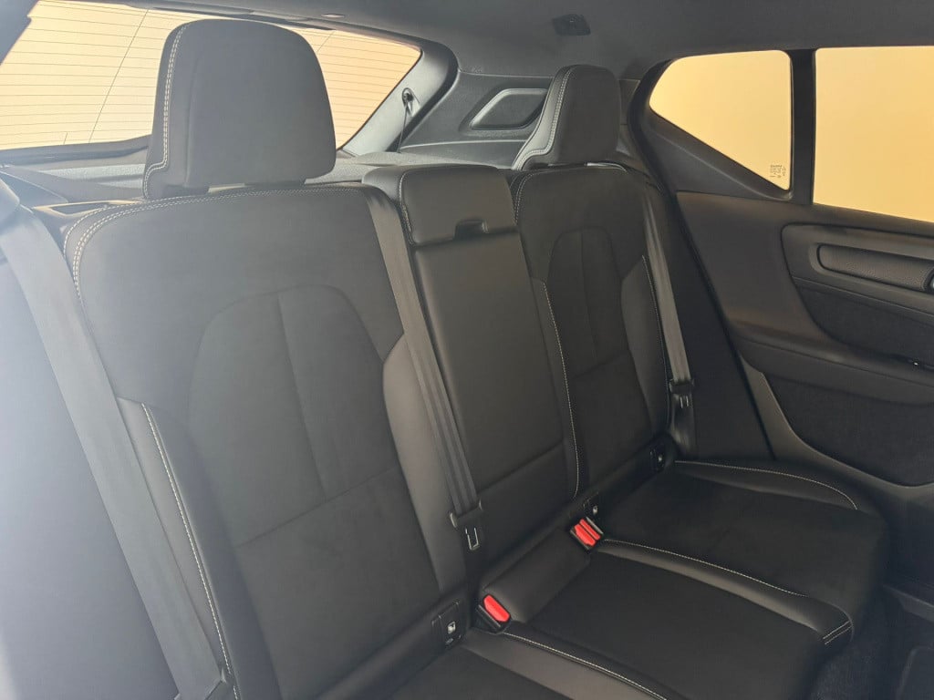 Volvo XC40 1.5 t4 recharge r-design expression