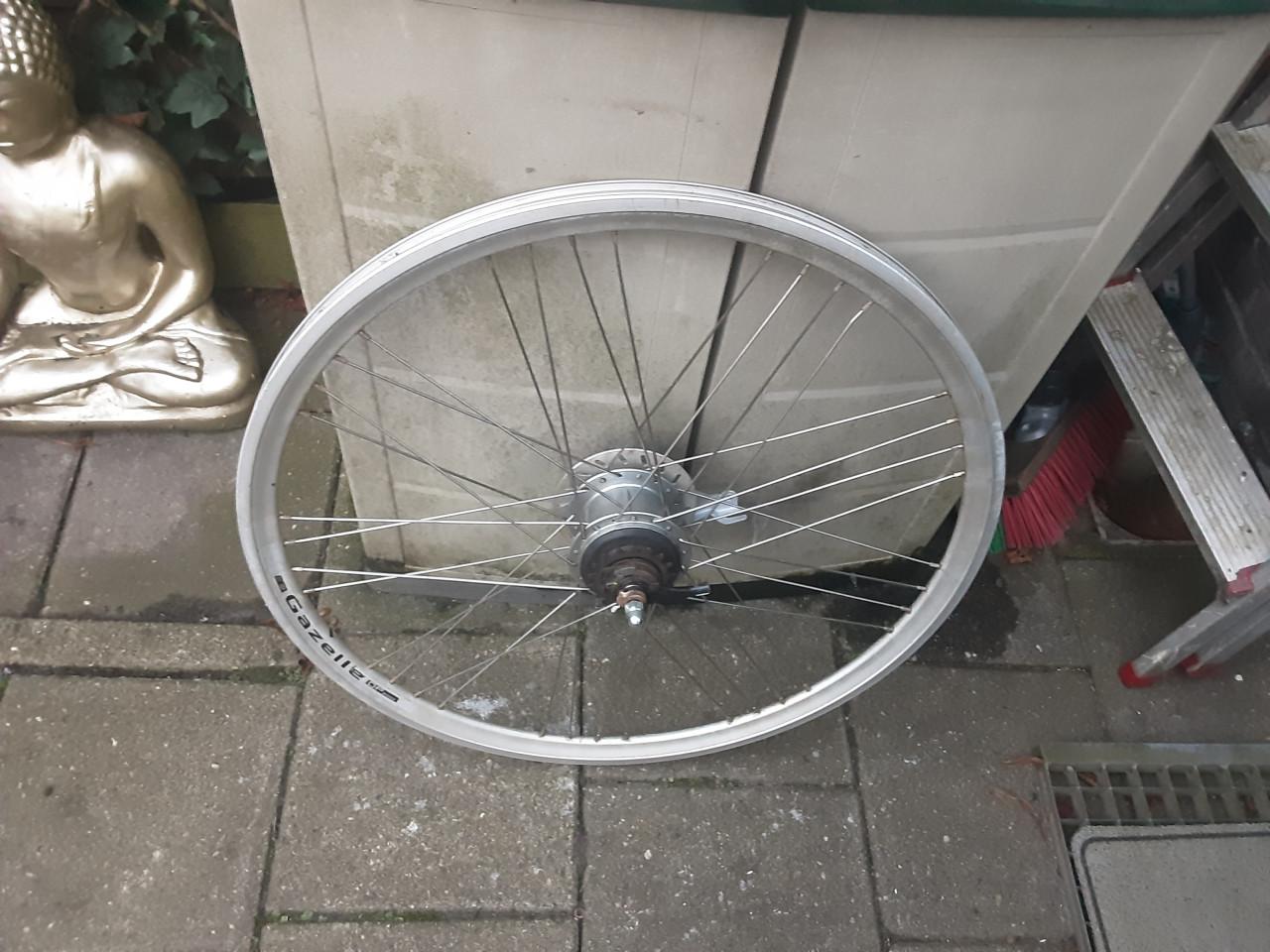 Gazelle 28 inch shimano nexus achterwiel, 8 speed,rollerbrake rem