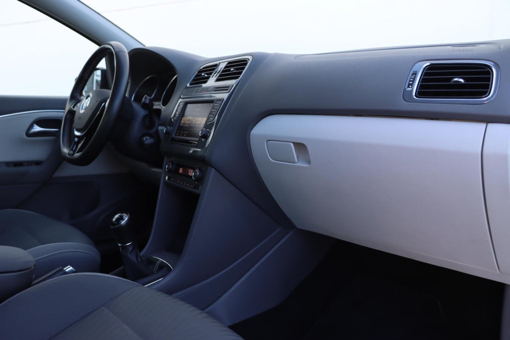 Volkswagen Polo 1.2 tsi first edition 90pk