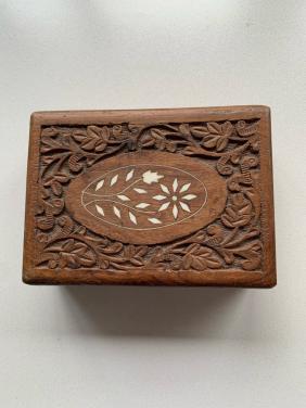 Mooi houtsnijwerk kistje