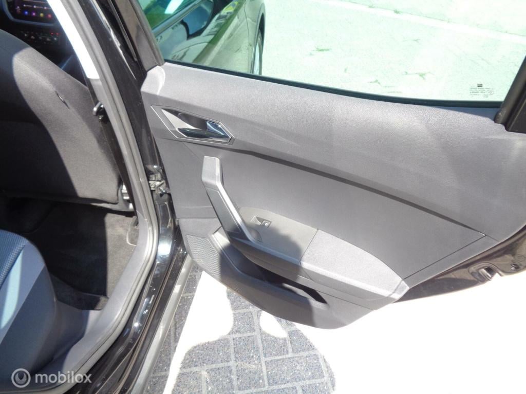 Seat Arona 1.0 tsi style business/airco/ecc/lm velgen/1st eig/pdc/navi/carp