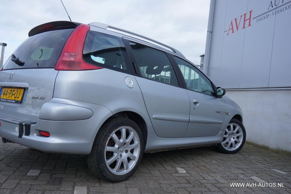 Peugeot 206 sw 1.6-16v quiksilver