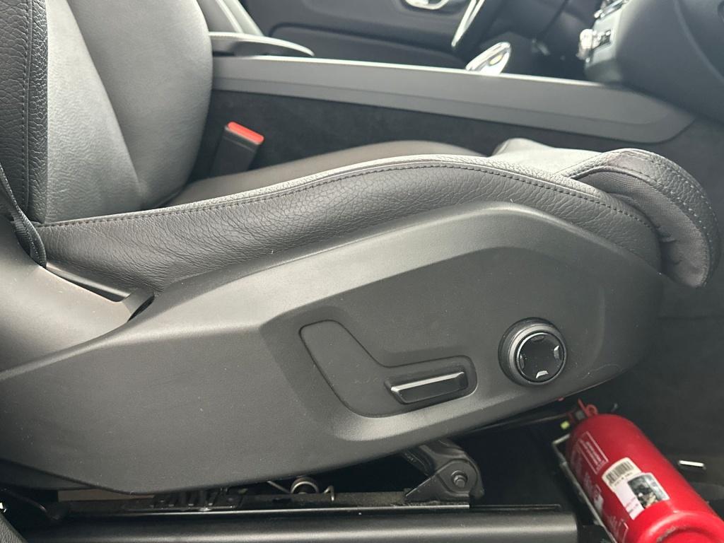 Volvo XC60 t6 340pk recharge r-design| trekhaak| pano| camera| adap.cruise