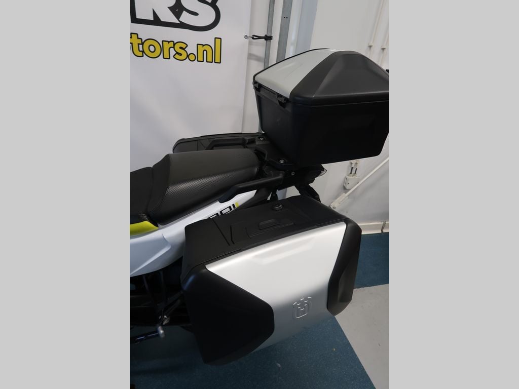 Husqvarna 901 Norden bomvol opties!
