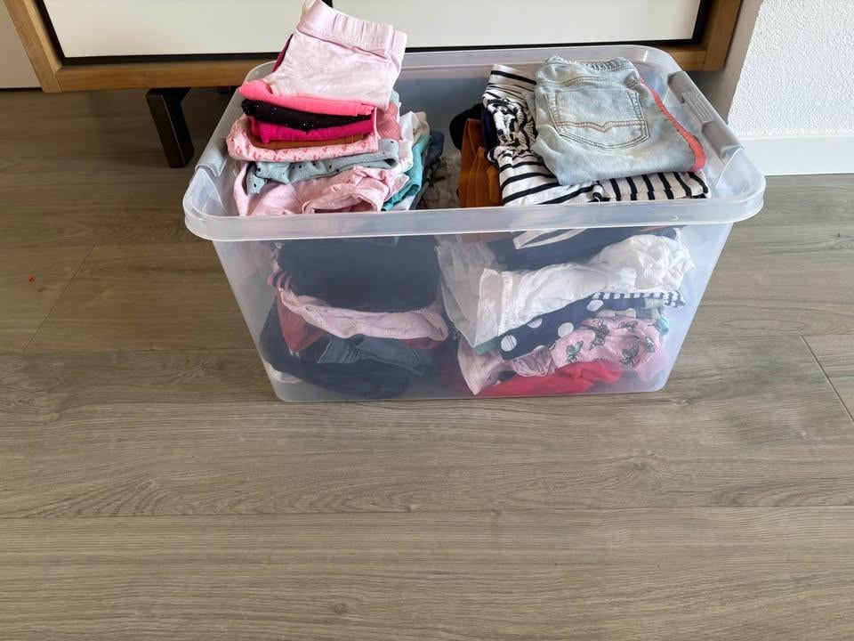 Kledingpakket in zeer nette staat 40+ stuks