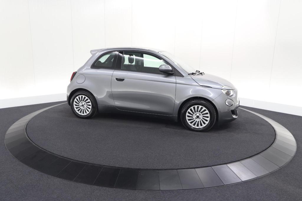 Fiat 500 urban 42 kwh | soh 97.6% | 3 fase laadfunctie | camera | apple car