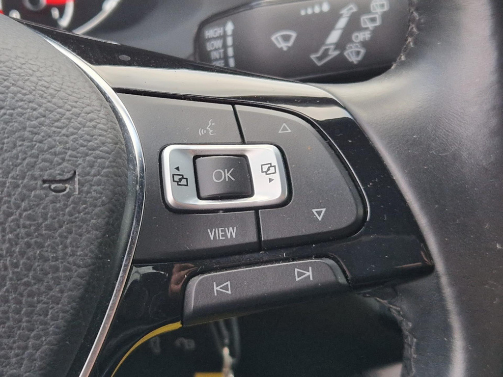Volkswagen Polo 1.0 tsi comfortline | cruise control adaptief | airco | hal