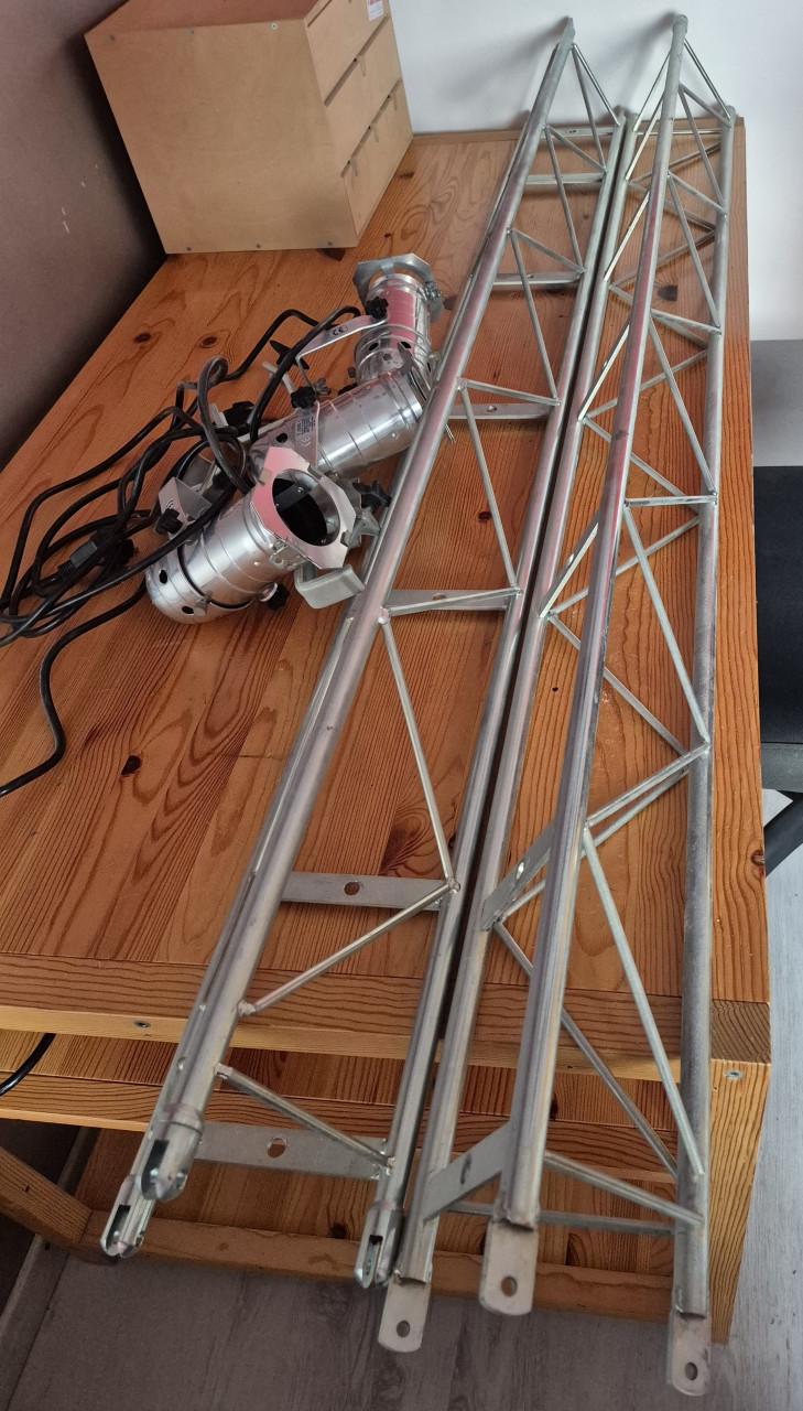 2 Truss delen met 3 lampen