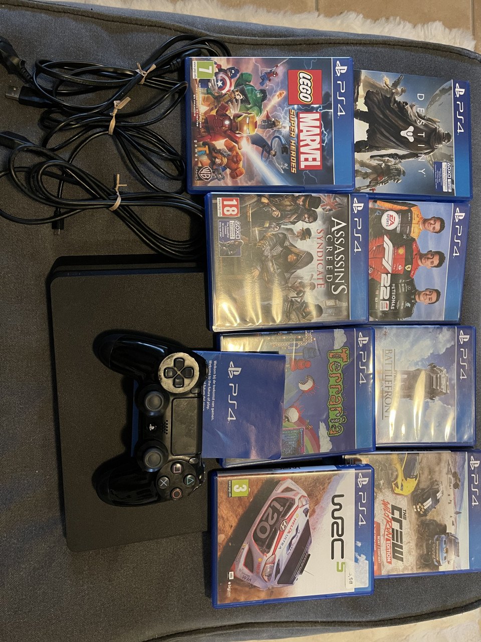 PlayStation 4 slim