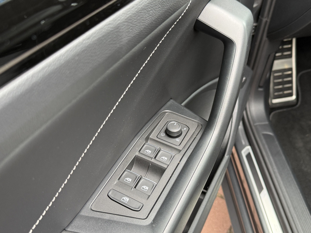 Volkswagen T-roc 1.5 tsi 150pk dsg r-line | acc | side assist | camera