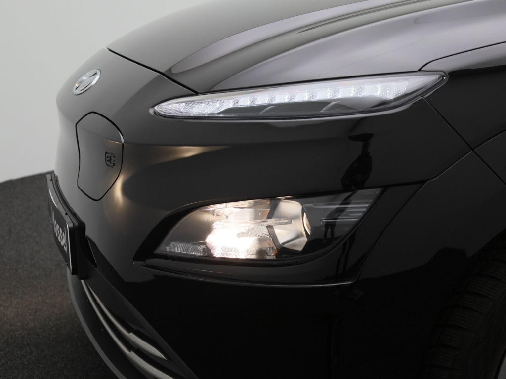 Hyundai Kona ev fashion 39 kwh