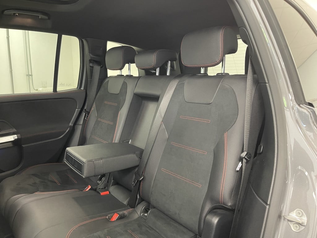 Mercedes-Benz Glb 200 amg line 7p. | 4x isofix | pano | burmester | 360 cam
