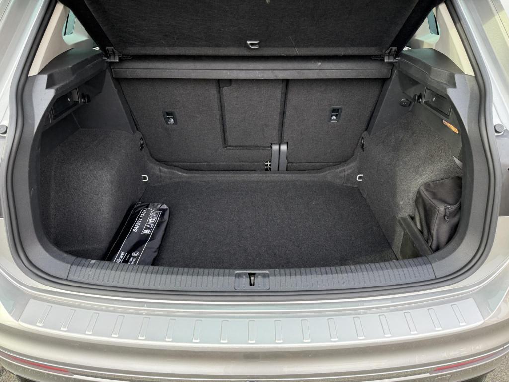 Volkswagen Tiguan 1.4 tsi 4motion highline r-line 1800kg/leder/digital/r-li