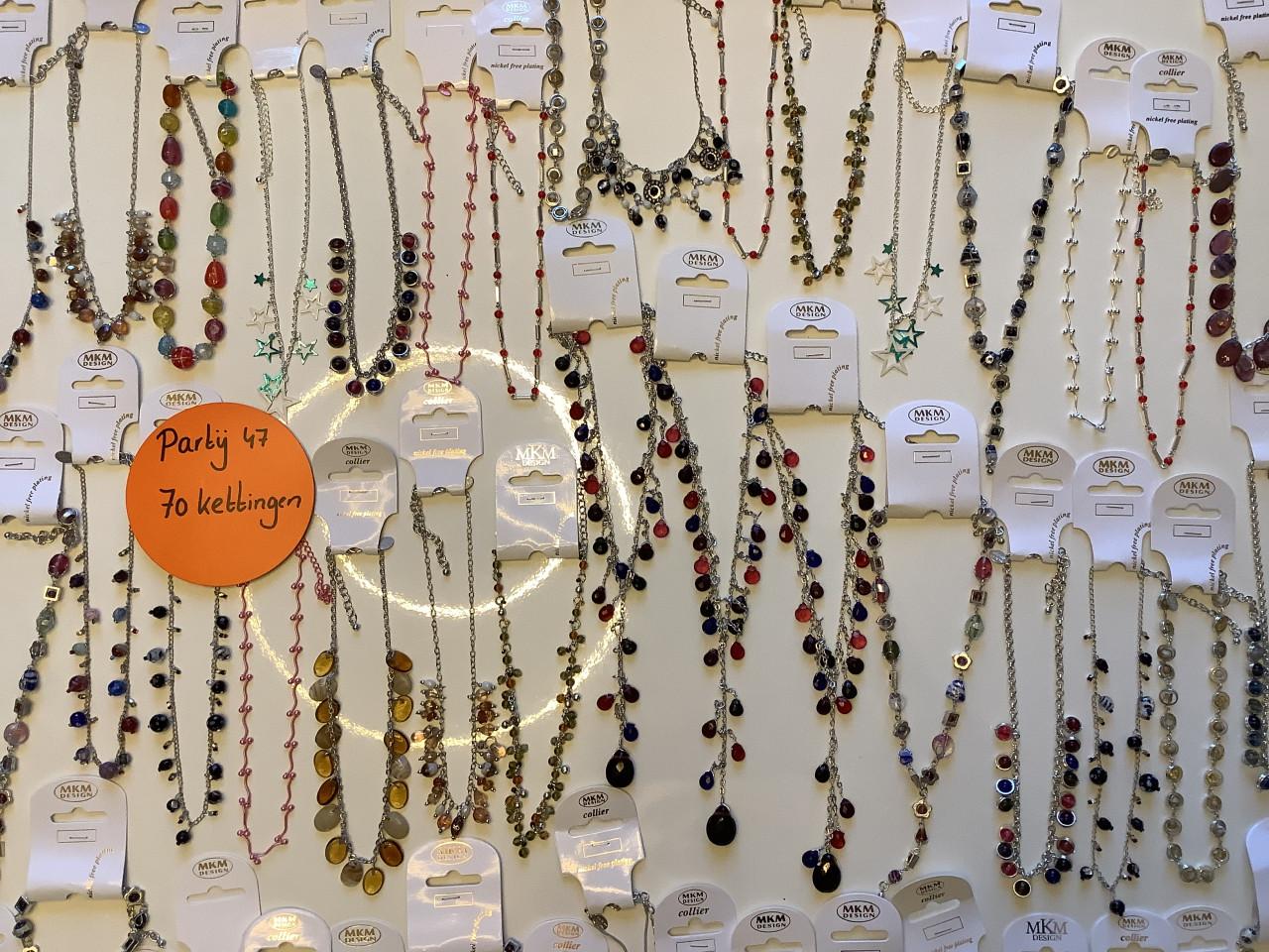 Partij mooie MKM Design kettingen.   (Partij 47)