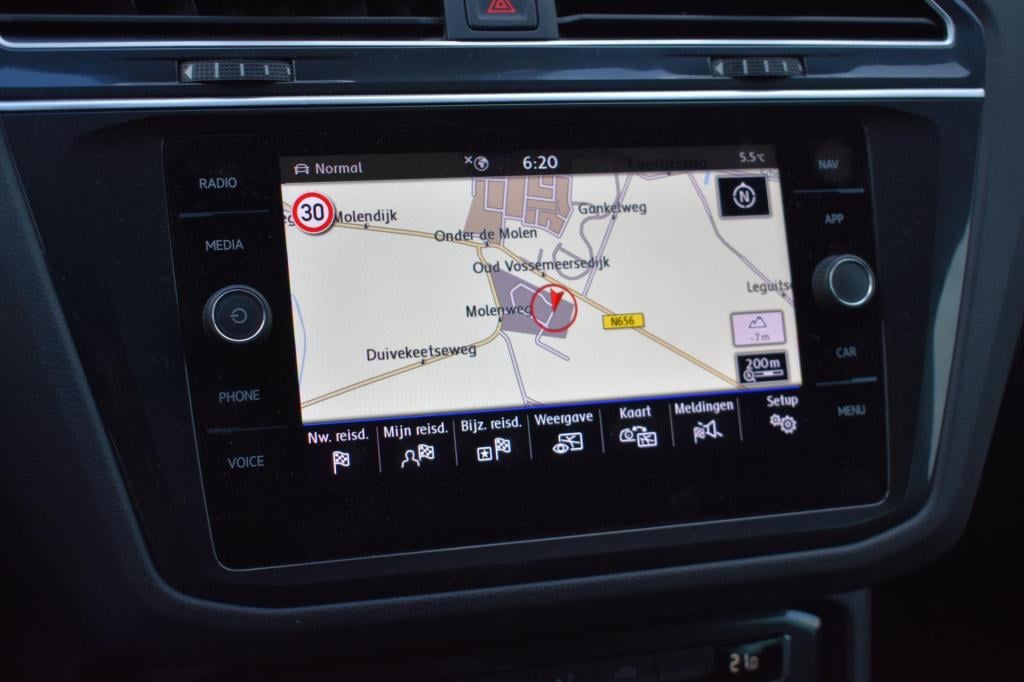 Volkswagen Tiguan 1.5 tsi act r-line | trekhaak | nap | apple carplay | and