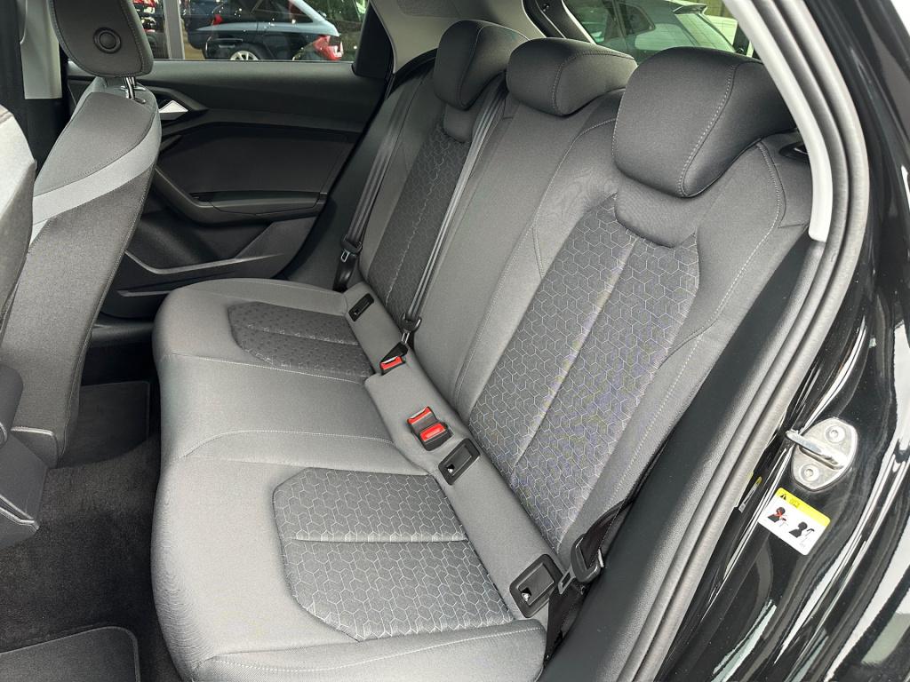 Audi A1 allstreet 30 tfsi 110pk s-tronic business edition | led | adap. cru