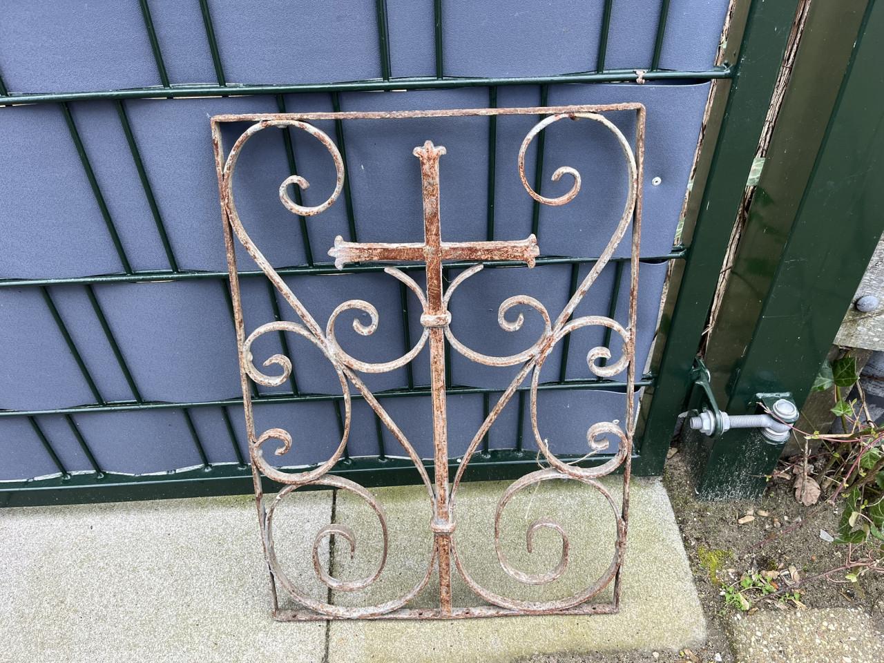 Ornamenten, Raamframe Sierwerk metaal