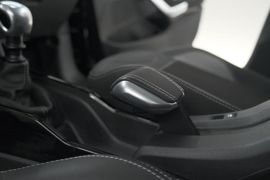 Peugeot 2008 puretech 110 allure | panoramadak | navigatie | camera | parke