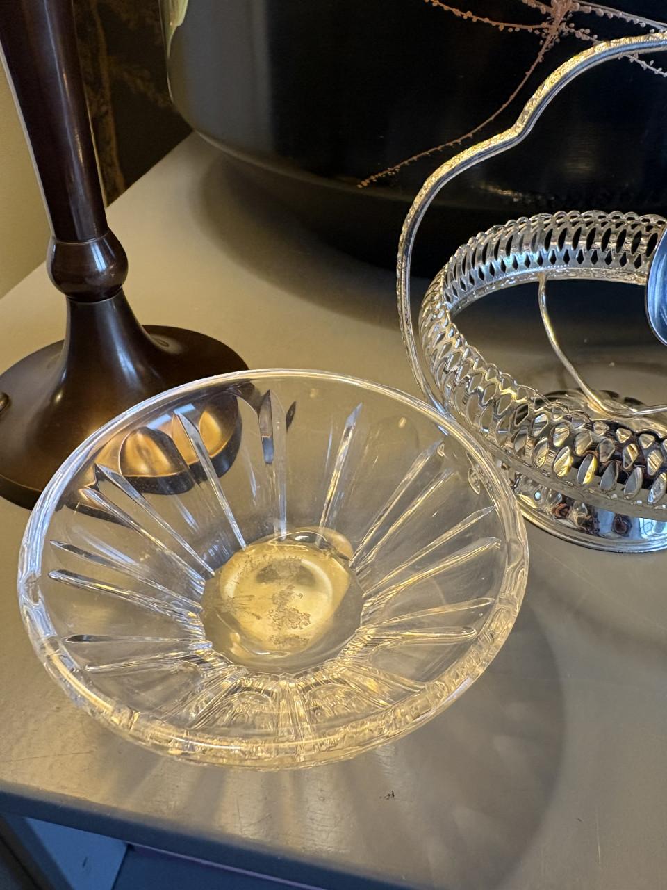 Verzilverd schaaltje met glazen binnenpot