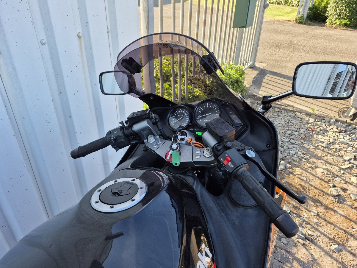 Kawasaki ZZR1100, sportieve toermotor