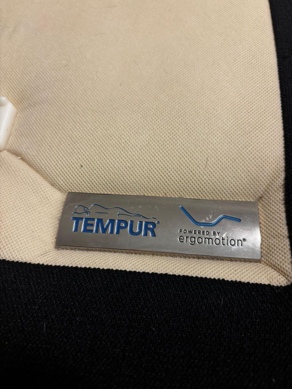 Tempur verstelbaar 1 persoonsbed met massage funtie