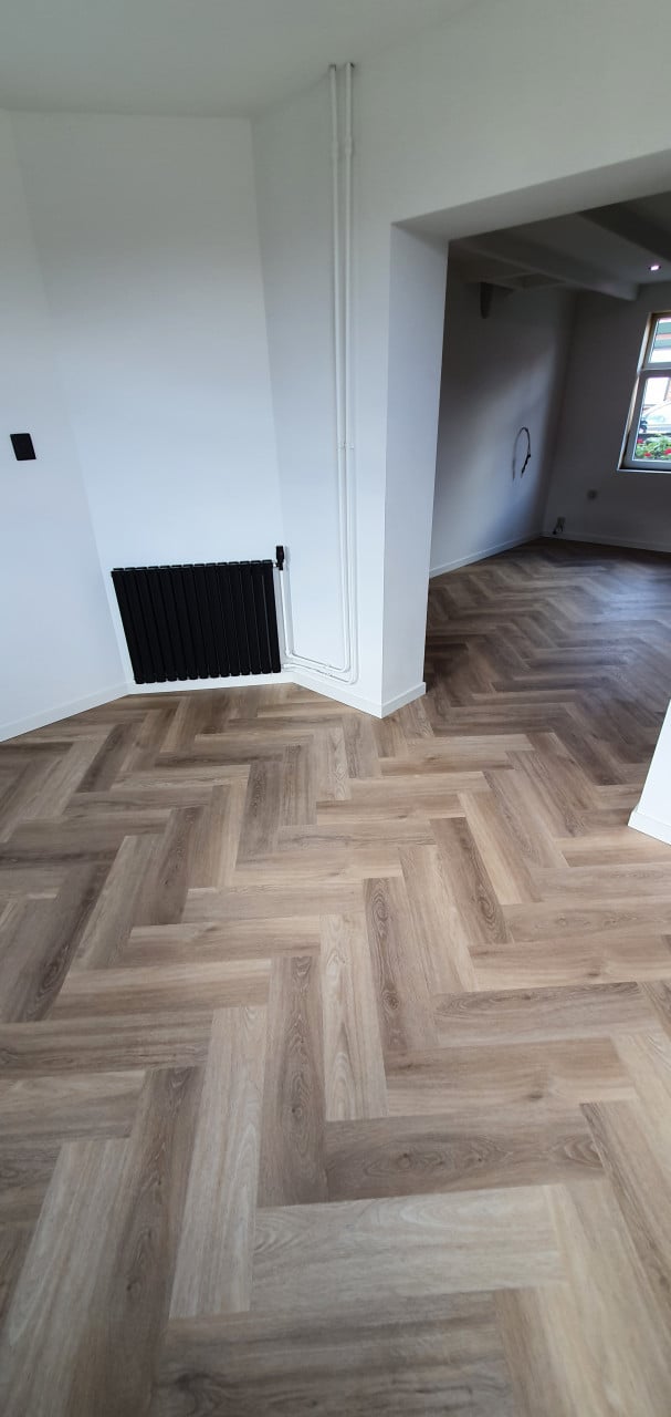 Laminaat of pvc laten leggen? (ook andere klussen)