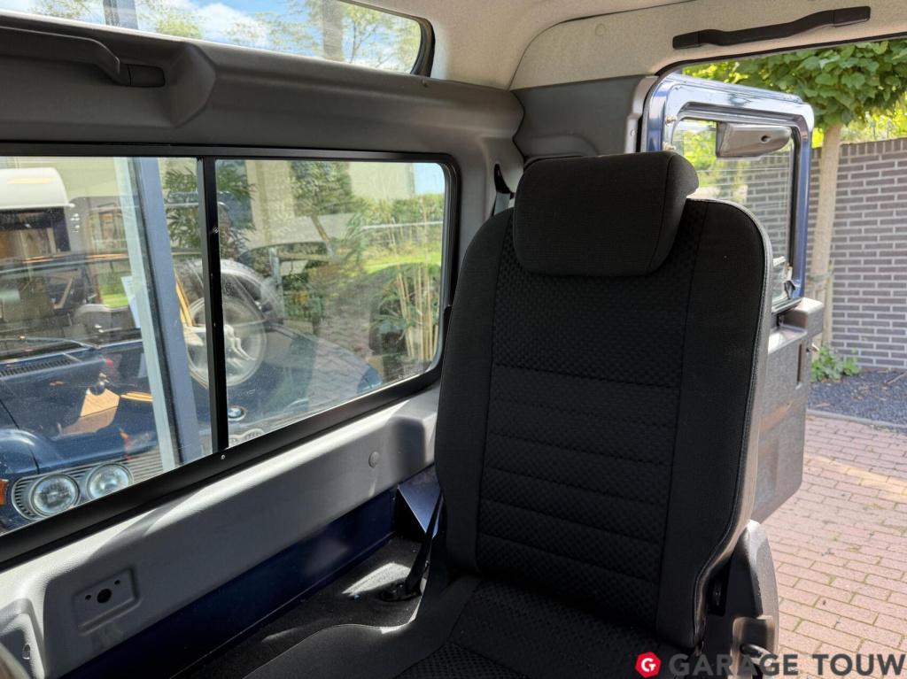 Land Rover Defender 2.4 td 90 sw se