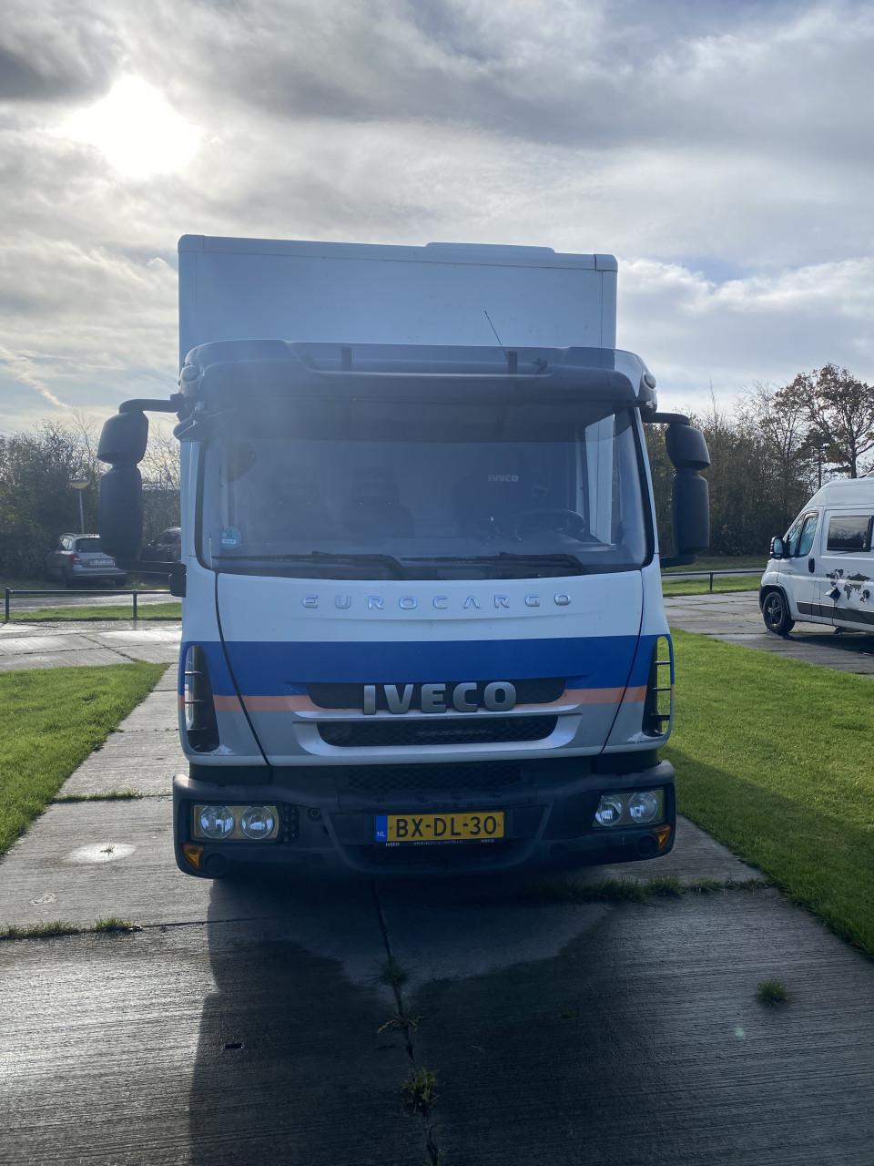 Iveco Camper Vrachtwagen 7,5 ton met 50CC scooter