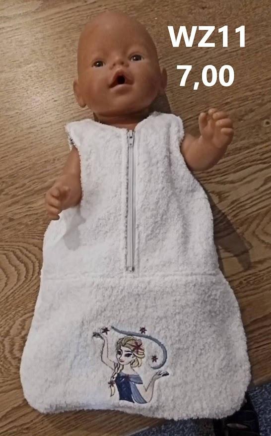 Poppenkleertjes baby born. Slaapzak. Opbrengst KiKa.