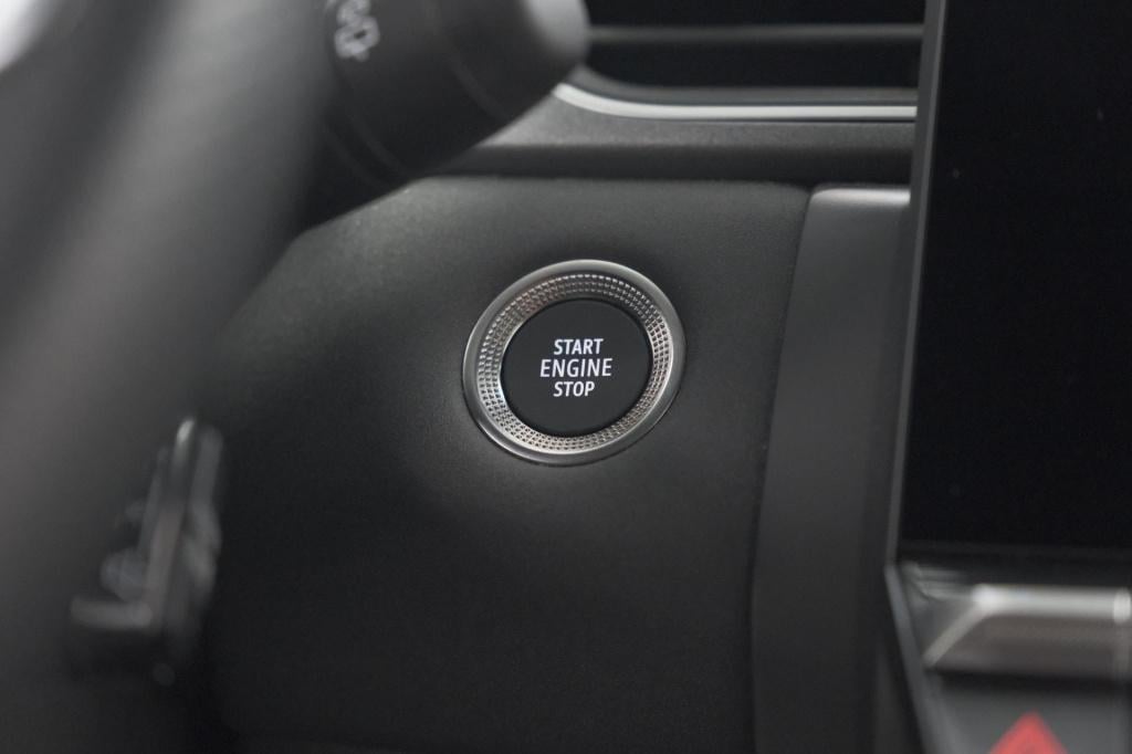 Renault Captur mild hybrid 160 edc techno | pack winter | camera | adaptiev