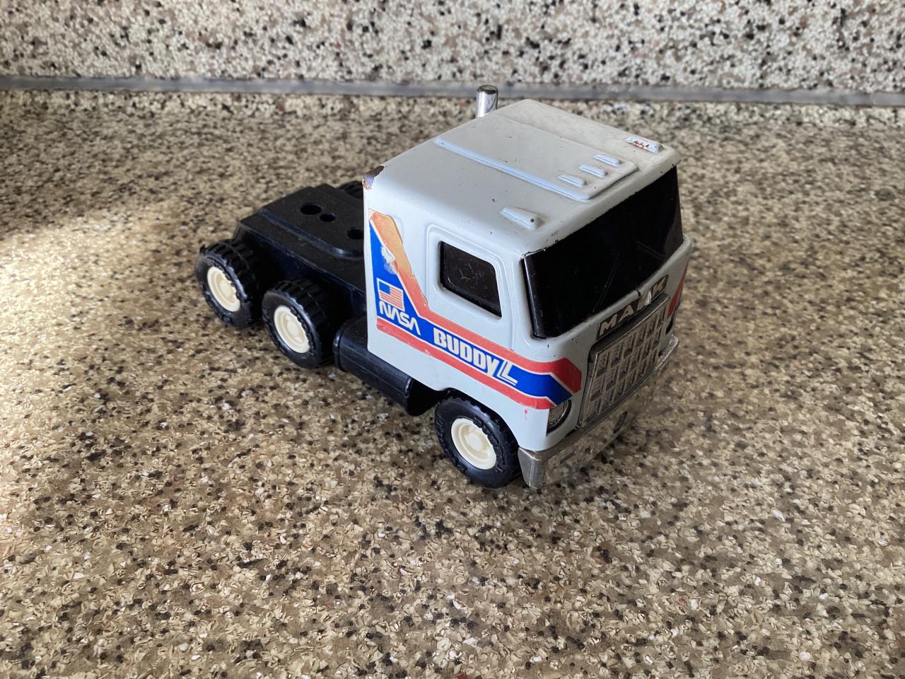 Verschillende voertuigen van het merk: Buddy L.