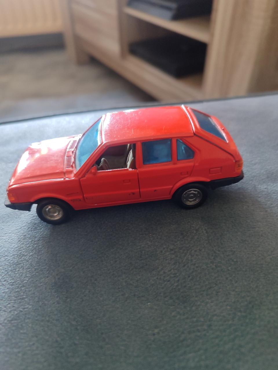 Model auto