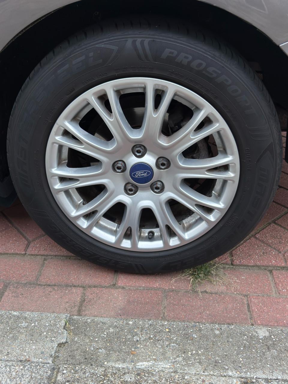 Ford Focus 16 inch lichtmetalen velgen + banden