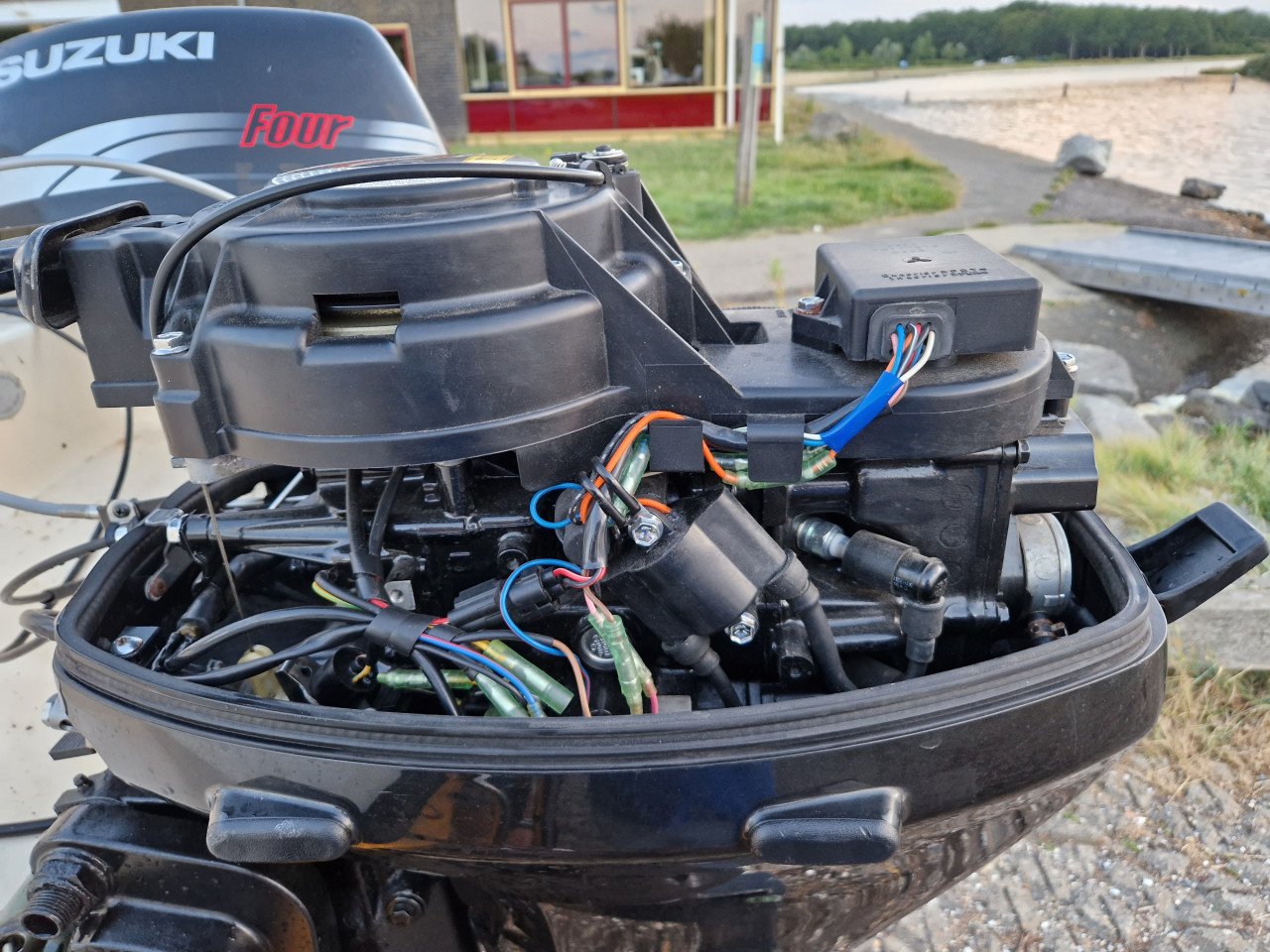 Shetland GH14 met Suzuki 15 pk 4-takt en trailer. Compleet set!!