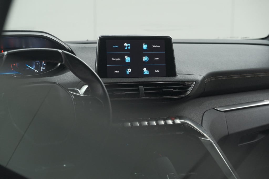 Peugeot 3008 puretech 130 gt-line | camera | dodehoekdetectie | navigatie |