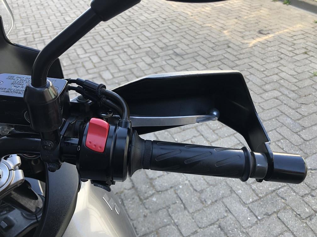 Complete Suzuki DL650 ABS uit 2008 met 30dkm, nieuwe banden etc €3795,-