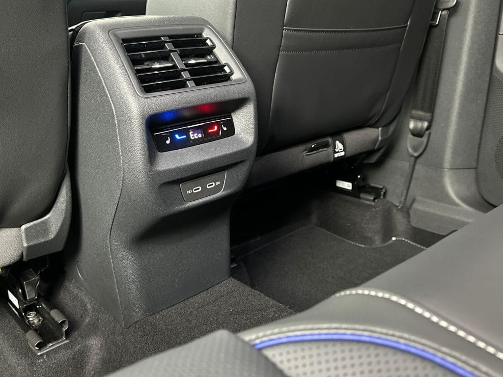Volkswagen Tayron r-line-edition 1.5 ehybrid 200 kw / 272 pk suv 6 v